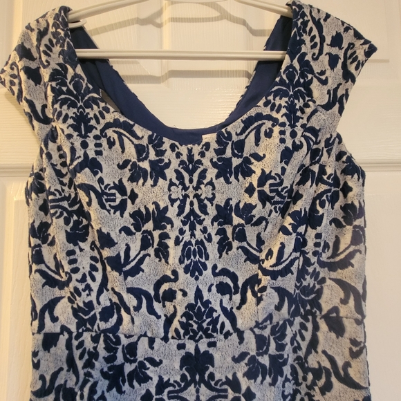 Julia Jordan Blue Paisley midi dress size 10 with cutouts on the back - Picture 2 of 16